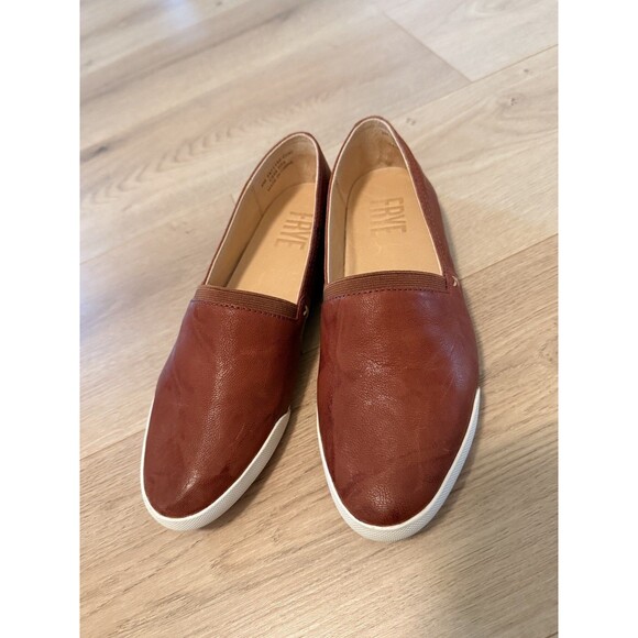 FRYE Melanie Women’s Slip-On Oyster Leather Sneaker Brick Red Flat Ballet Shoe 8 - Picture 1 of 9